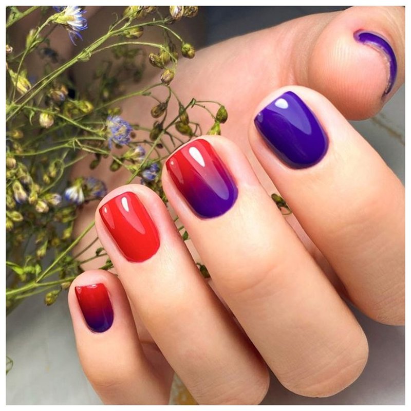 Красно-фиолетовый градиент на ногтях