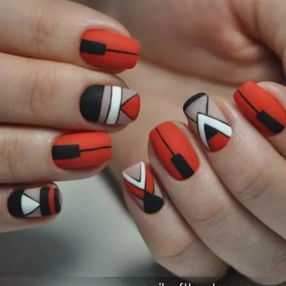черный, красный и белый матовый лак сочетание на ногтях