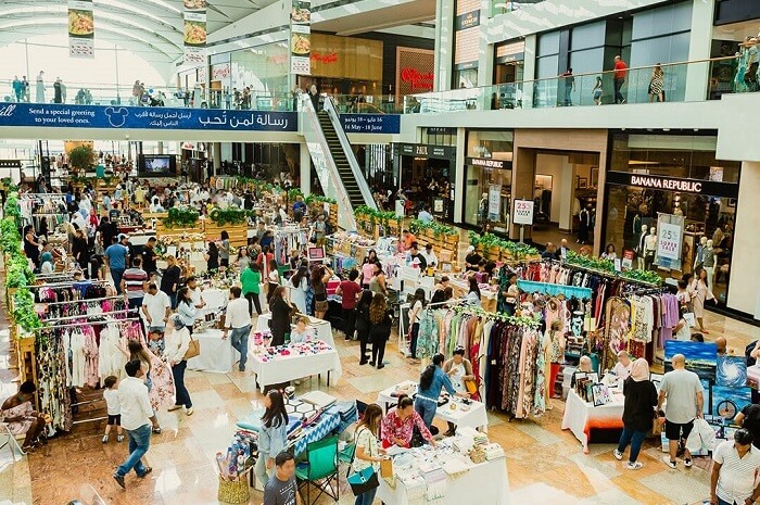 Shopping_at_Dubai_Festival_City_Mall