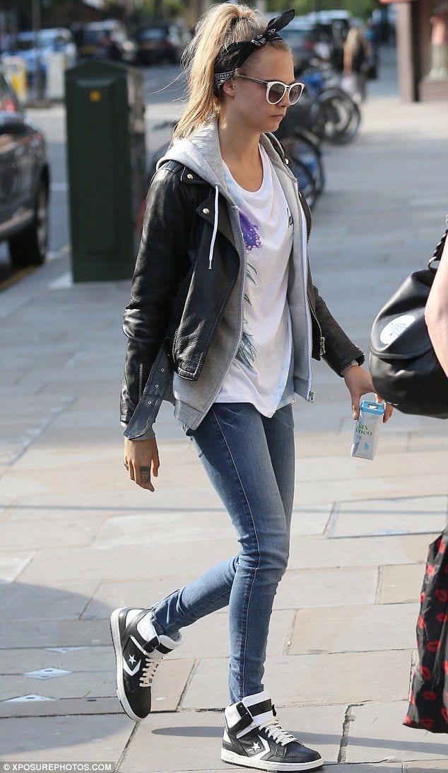 cara-sporty-look Women Sporty Style-30 Ways to Get a Fashionable Sporty Look