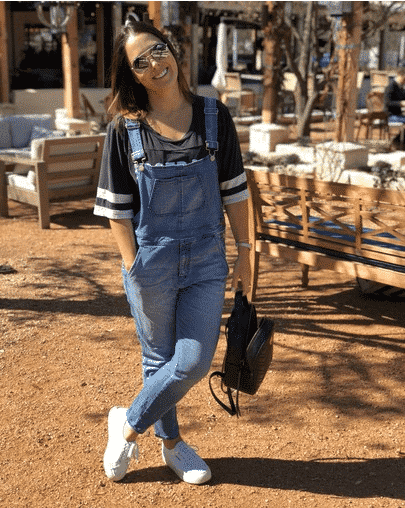 denim-overalls Women Sporty Style-30 Ways to Get a Fashionable Sporty Look